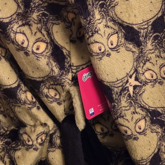 Green Grinch Patterned Robe - Picture 2 of 5